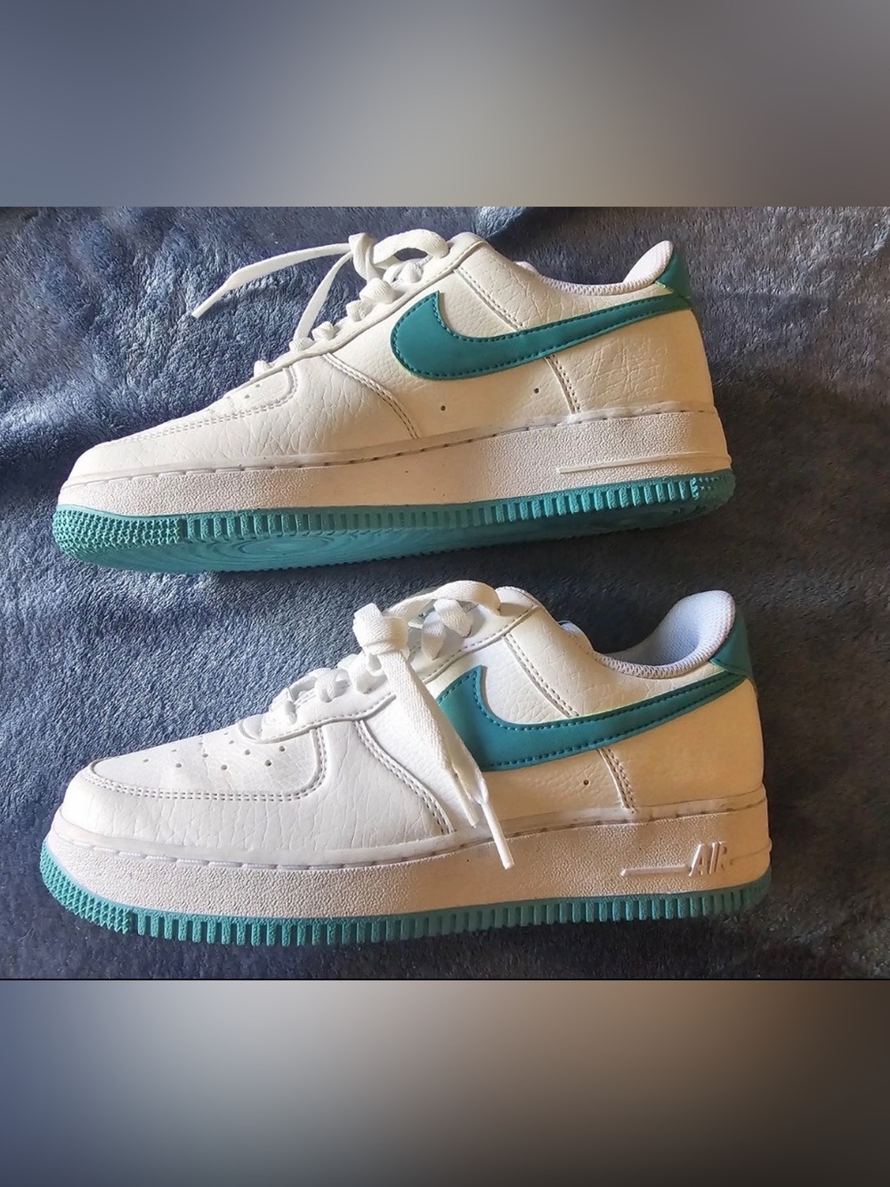 Nike Airforce 1 Woman White and Teal Low-Top Sneakers